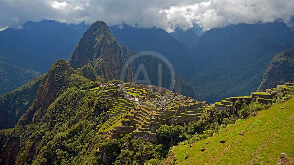<i>Machu Picchu (Peru)</i>