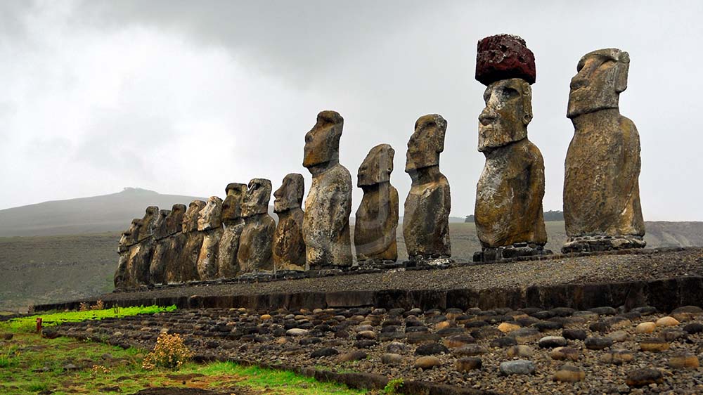 <i>Ahu Tongariki, Easter Islands (Chile)</i>